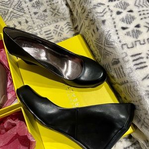 Kenneth Cole Did U Tell Wedge Heels